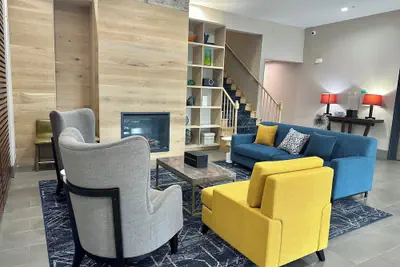 Photo 4 - Comfort Inn & Suites Cartersville - Emerson Lake Point