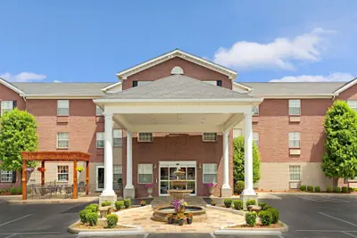 Photo 2 - Hawthorn Extended Stay by Wyndham Cincinnati/Sharonville