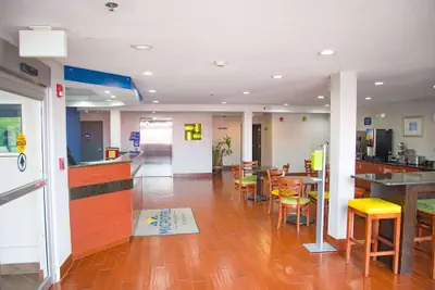 Photo 4 - Microtel Inn & Suites by Wyndham Daphne/Mobile