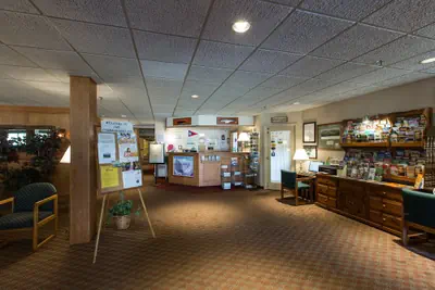 Photo 3 - Commodores Inn