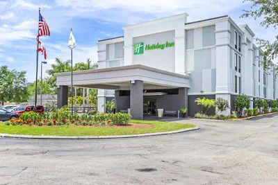 Photo 2 - Holiday Inn St. Petersburg West by IHG