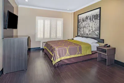 Photo 4 - Super 8 by Wyndham North Hollywood