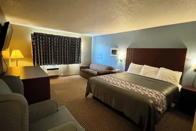 Photo 5 - Western Inn