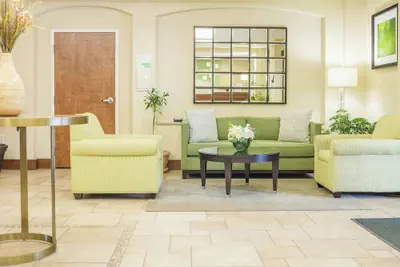 Photo 2 - Holiday Inn Manchester Airport by IHG