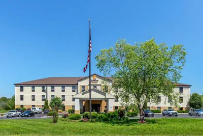 Photo 2 - Comfort Suites Rolla