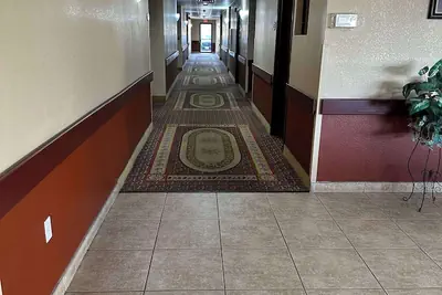 Photo 3 - Red Lion Inn & Suites IAH Airport East