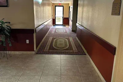 Photo 4 - Red Lion Inn & Suites IAH Airport East