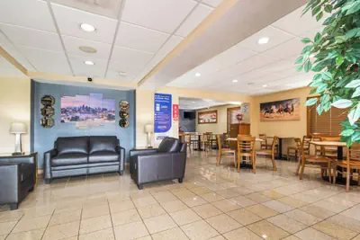 Photo 5 - Econolodge Inn & Suites