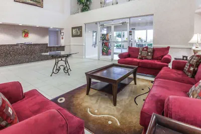 Photo 4 - Super 8 by Wyndham Hillsboro TX
