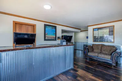 Photo 3 - Travelodge by Wyndham Livingston Yellowstone
