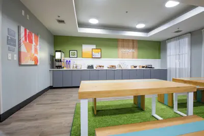 Photo 3 - Spark by Hilton Lafayette South