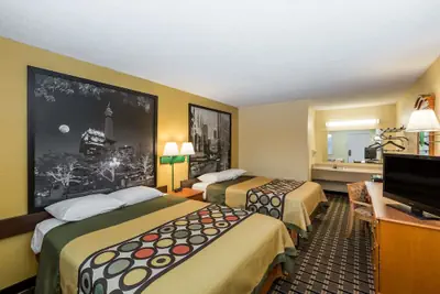 Photo 5 - Super 8 by Wyndham Indianapolis/Southport Rd