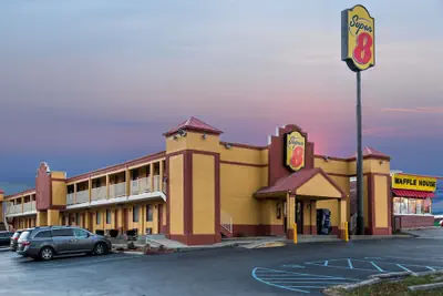 Photo 2 - Super 8 by Wyndham Indianapolis/Southport Rd