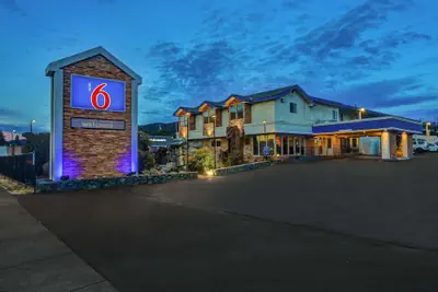 Photo 2 - Motel 6 Ukiah, CA - North