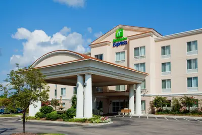 Photo 2 - Holiday Inn Express Hotel & Suites Concord by IHG