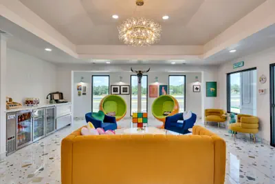 Photo 2 - Hotel McCoy College Station - Art, Libations, Pool Society