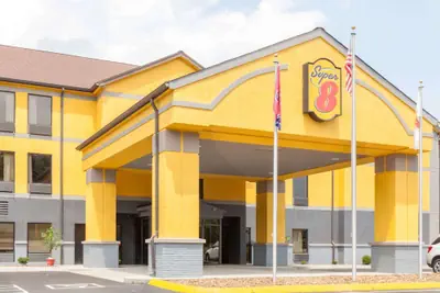 Photo 2 - Super 8 by Wyndham Crossville TN