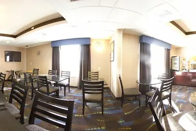 Photo 4 - Holiday Inn Express Hotel & Suites Bastrop by IHG