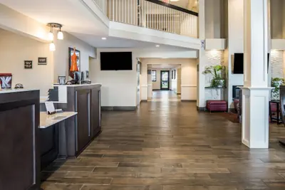 Photo 4 - Country Inn & Suites by Radisson, Grandville-Grand Rapids West, MI