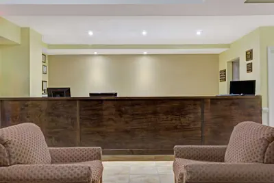 Photo 4 - Travelodge by Wyndham Williamsburg Colonial Area