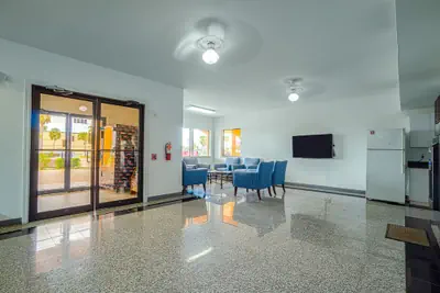 Photo 3 - Island Inn by OYO Galveston Beach, TX