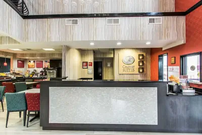 Photo 5 - Comfort Suites Fairgrounds West