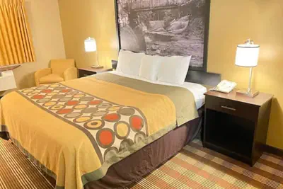 Photo 5 - Super 8 by Wyndham Eau Claire WI