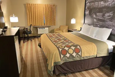 Photo 3 - Super 8 by Wyndham Eau Claire WI