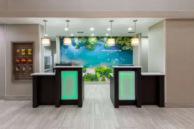 Photo 3 - La Quinta Inn & Suites by Wyndham New Braunfels