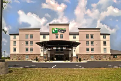 Photo 2 - Holiday Inn Express & Suites Evansville North by IHG