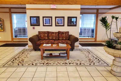 Photo 5 - Country Inn & Suites by Radisson, Bend, OR
