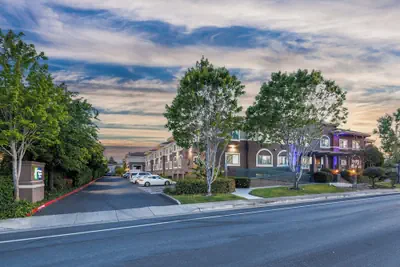Photo 2 - Holiday Inn Express & Suites Mountain View Silicon Valley by IHG