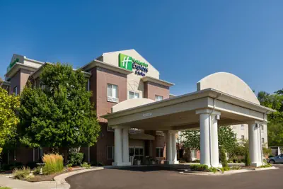Photo 2 - Holiday Inn Express Hotel & Suites Independence-Kansas City by IHG