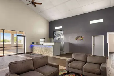 Photo 3 - Super 8 by Wyndham Gainesville TX