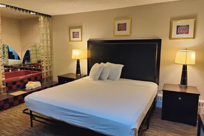 Photo 4 - Capri Motel