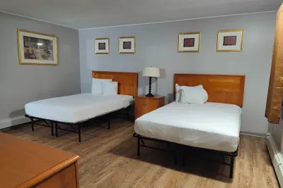 Photo 2 - Capri Motel