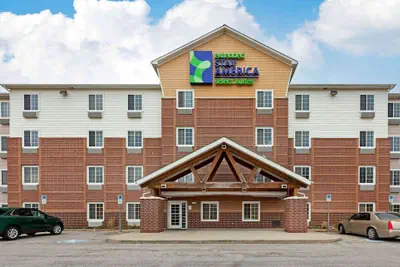 Photo 2 - Extended Stay America Select Suites - Cleveland - Airport