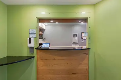 Photo 3 - Extended Stay America Select Suites - Cleveland - Airport