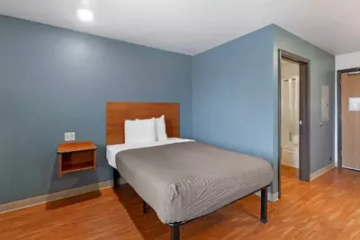 Photo 4 - Extended Stay America Select Suites - Cleveland - Airport