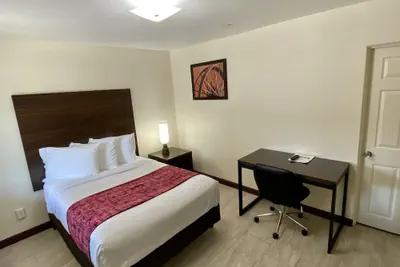 Photo 3 - Roswell Inn