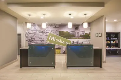 Photo 3 - La Quinta Inn & Suites by Wyndham Hattiesburg - I-59