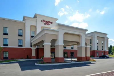 Photo 2 - Hampton Inn Potsdam, NY