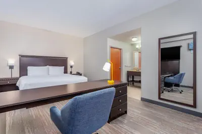 Photo 4 - Hampton Inn & Suites Parkersburg Downtown