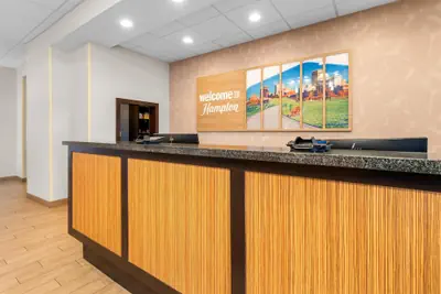 Photo 4 - Hampton Inn Marion