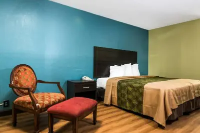 Photo 3 - Royal Extended Stay Hotel