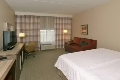 Photo 5 - Hampton Inn Springfield-Southeast