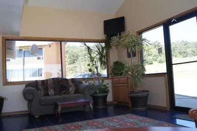 Photo 5 - Holiday Lodge & Suites