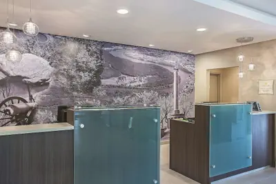 Photo 5 - La Quinta Inn & Suites by Wyndham Chattanooga - Lookout Mtn