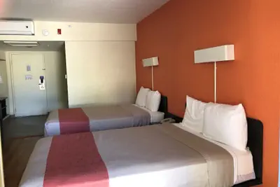 Photo 4 - Days Inn by Wyndham Brawley
