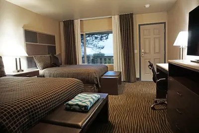 Photo 5 - Crescent Bay Inn